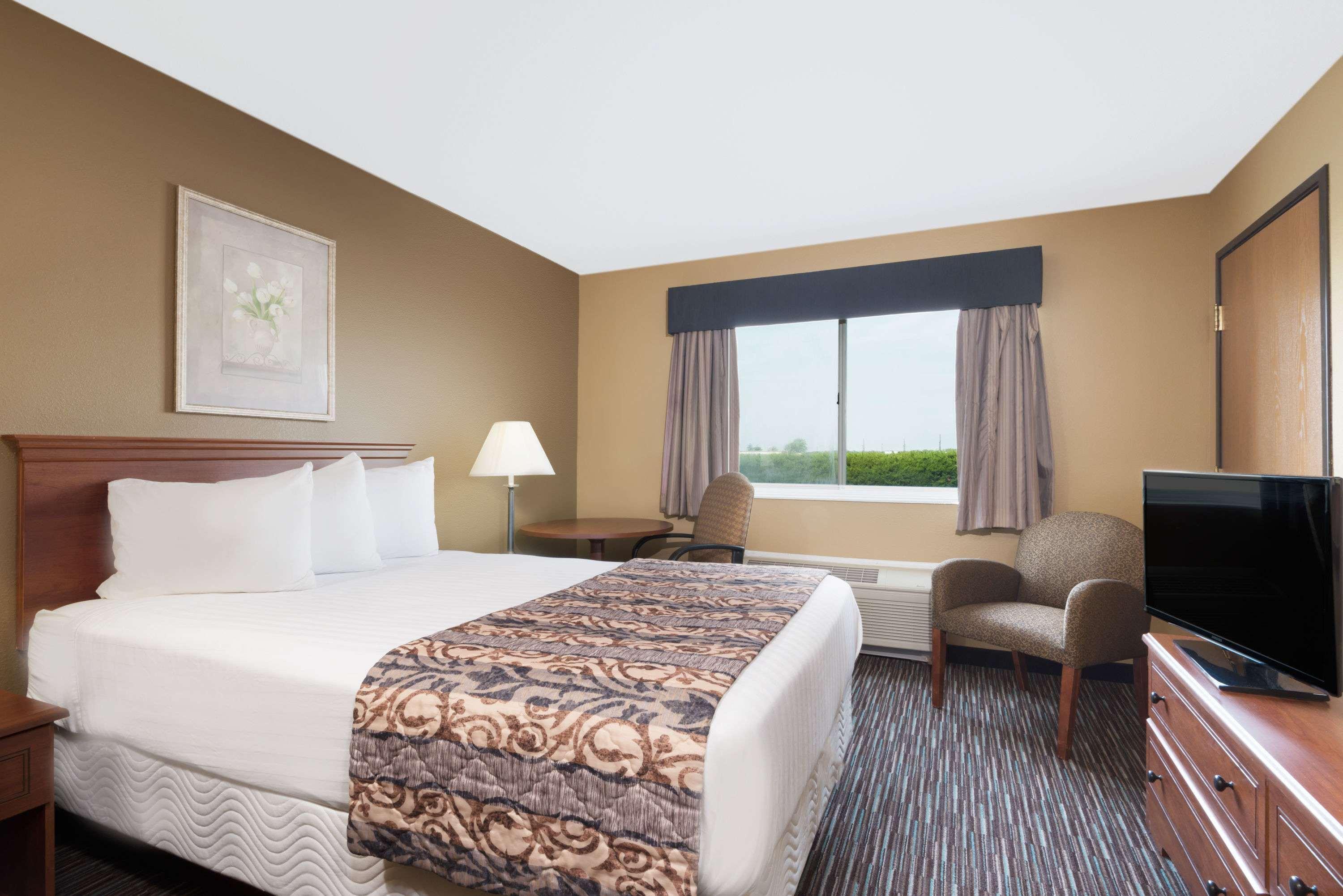 מלון Baymont By Wyndham Columbus/Rickenbacker מראה חיצוני תמונה
